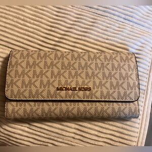 Michael Kors wallet